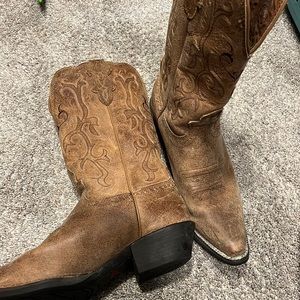 Justin Brand cowboy / cowgirl boots